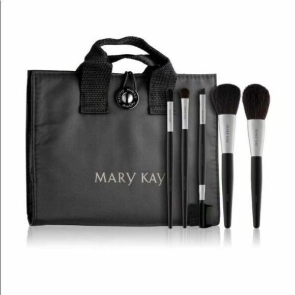 Mary Kay 5 Pc Brush Set With Makeup Bag 
